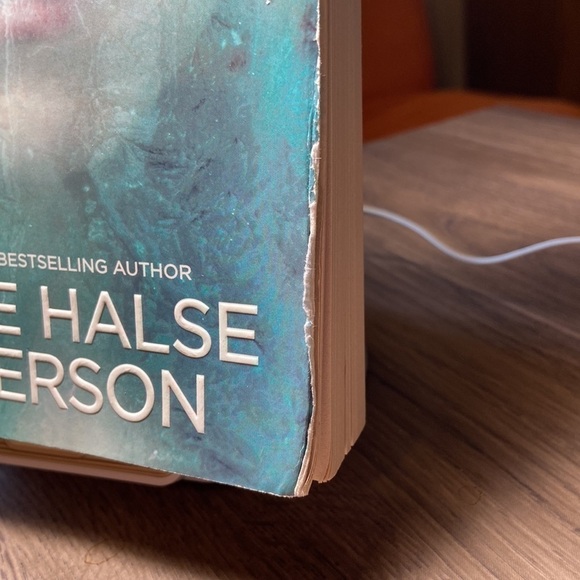 🦄 Wintergirls by Laurie Halse Anderson - Picture 3 of 7